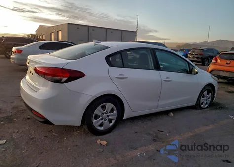 2018 Kia Forte Lx z USA, uszkodzony, nr VIN 3KPFL4A74JE180645